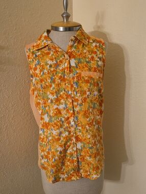 Sleeveless Floral Button-Front Blouse in Orange Mix